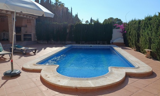 Herverkoop - Halfvrijstaande villa -
Torrevieja - Los Balcones