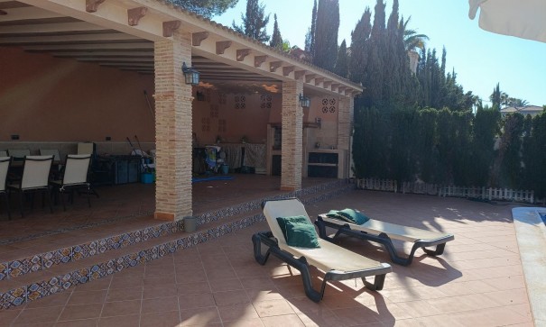 Herverkoop - Halfvrijstaande villa -
Torrevieja - Los Balcones