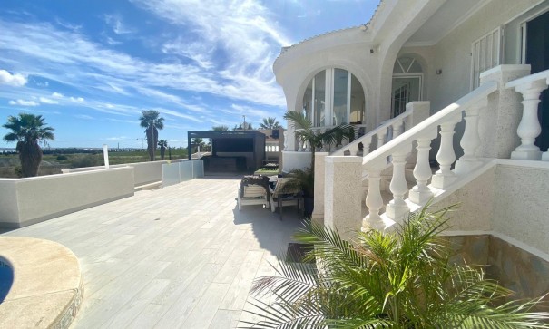 Resale - Freistehende Villa -
San Miguel de Salinas - BLUE LAGOON