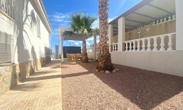 Resale - Freistehende Villa -
San Miguel de Salinas - BLUE LAGOON