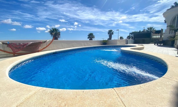 Resale - Freistehende Villa -
San Miguel de Salinas - BLUE LAGOON