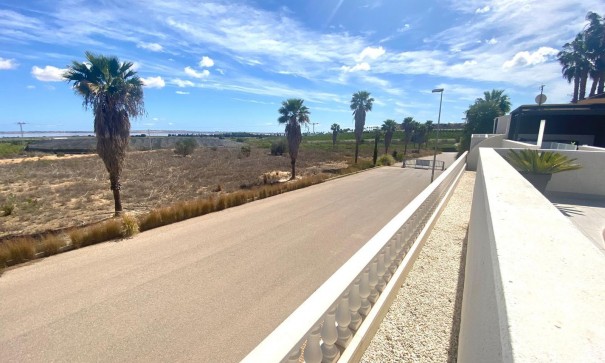 Resale - Freistehende Villa -
San Miguel de Salinas - BLUE LAGOON