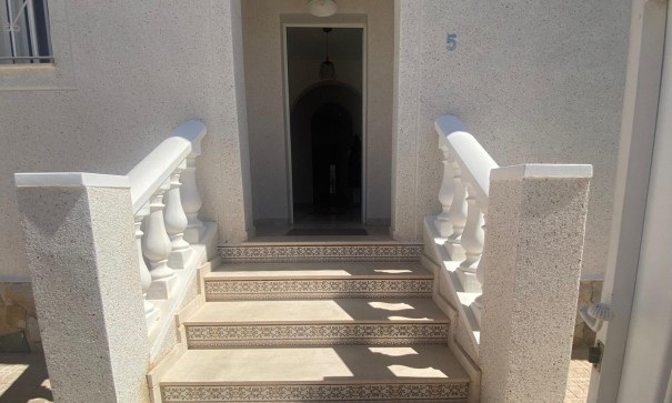 Resale - Freistehende Villa -
San Miguel de Salinas - BLUE LAGOON