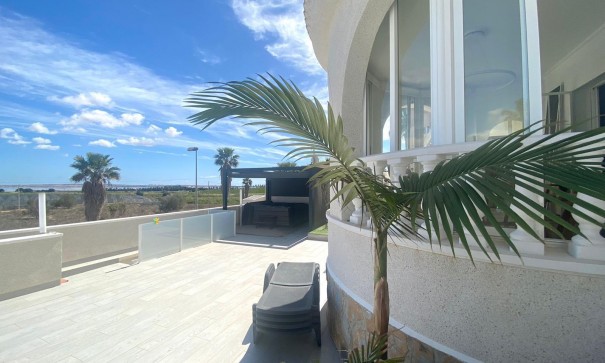 Resale - Freistehende Villa -
San Miguel de Salinas - BLUE LAGOON