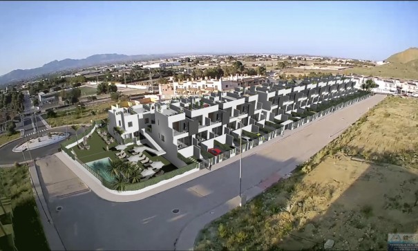 Videresalg - Byhus -
Cox - URBANIZACION