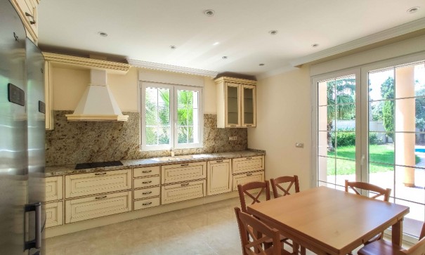 Obra Nueva - Chalet Independiente -
Cabo Roig