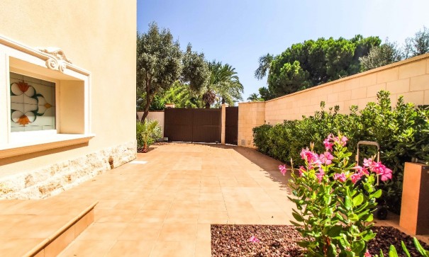 Obra Nueva - Chalet Independiente -
Cabo Roig