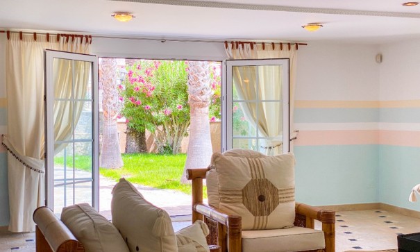 Sprzedaż - Willa wolnostojąca -
Villamartín - Villamartin