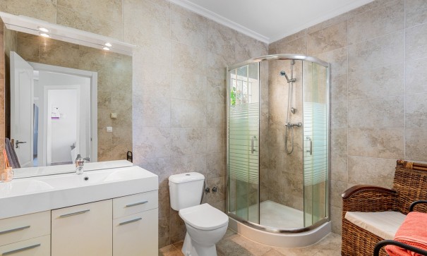 Videresalg - Fritliggende villa -
San Miguel de Salinas