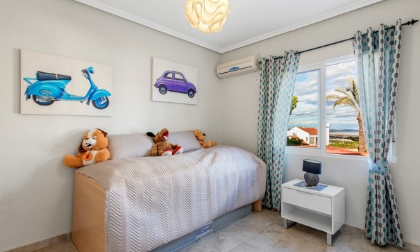 Videresalg - Fritliggende villa -
San Miguel de Salinas