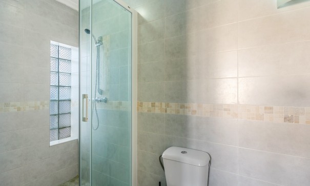 Videresalg - Fritliggende villa -
San Miguel de Salinas