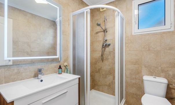 Videresalg - Fritliggende villa -
San Miguel de Salinas