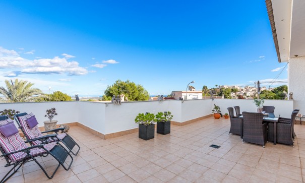 Videresalg - Fritliggende villa -
San Miguel de Salinas