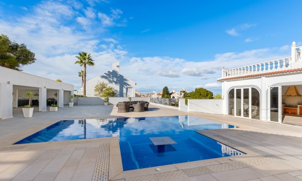 Videresalg - Fritliggende villa -
San Miguel de Salinas