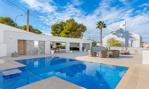 Videresalg - Fritliggende villa -
San Miguel de Salinas