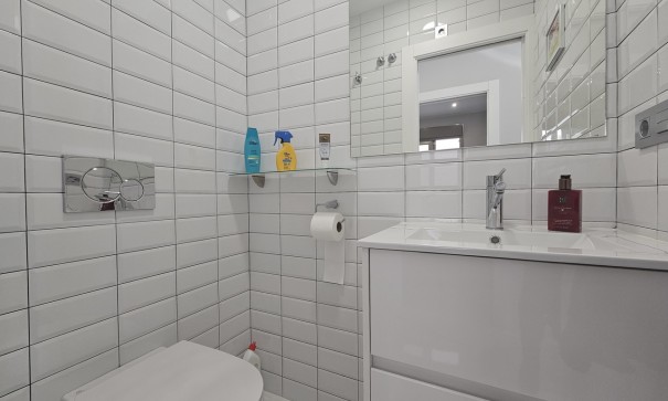 Videresalg - Fritliggende villa -
Villamartín