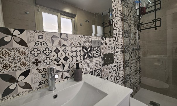 Videresalg - Fritliggende villa -
Villamartín