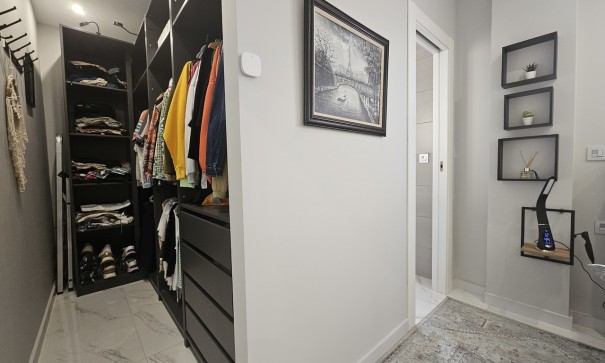 Videresalg - Fritliggende villa -
Villamartín