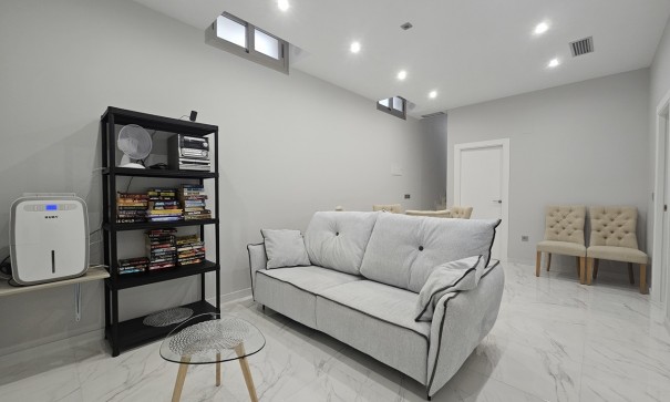 Videresalg - Fritliggende villa -
Villamartín