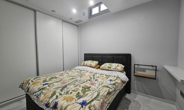 Videresalg - Fritliggende villa -
Villamartín