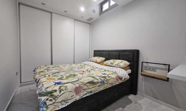 Videresalg - Fritliggende villa -
Villamartín