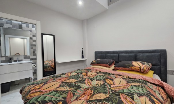 Videresalg - Fritliggende villa -
Villamartín