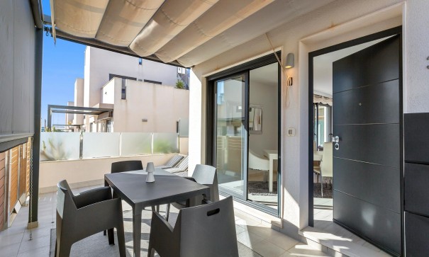 Venta - Chalet Independiente -
Torrevieja - Sector 25