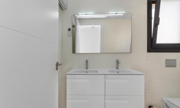 Venta - Chalet Independiente -
Torrevieja - Sector 25