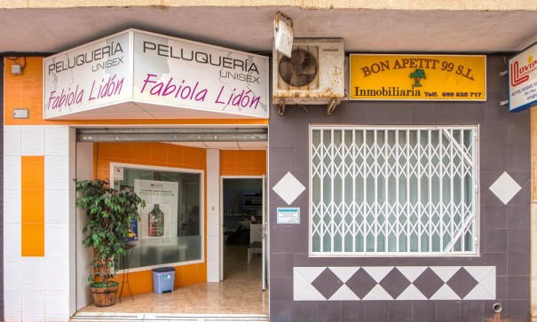 Återförsäljning - Kommersiell -
Torrevieja - La Mata