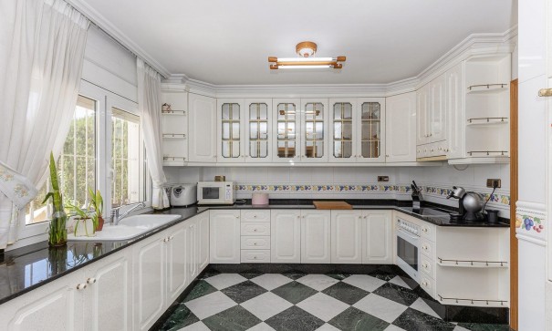 Resale - Freistehende Villa -
Torrevieja - Torreta florida