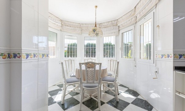 Resale - Freistehende Villa -
Torrevieja - Torreta florida