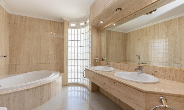 Resale - Freistehende Villa -
Torrevieja - Torreta florida