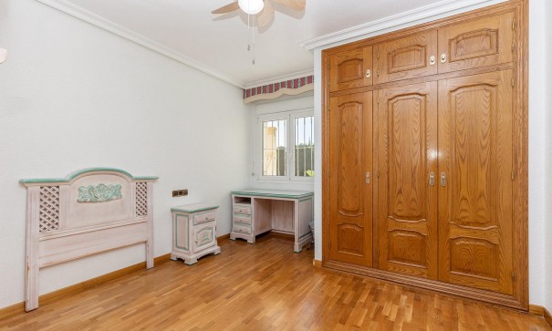 Resale - Freistehende Villa -
Torrevieja - Torreta florida