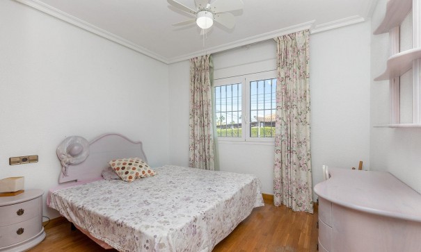 Resale - Freistehende Villa -
Torrevieja - Torreta florida