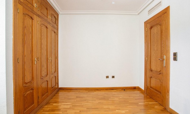 Resale - Freistehende Villa -
Torrevieja - Torreta florida