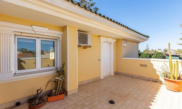 Resale - Freistehende Villa -
Torrevieja - Torreta florida
