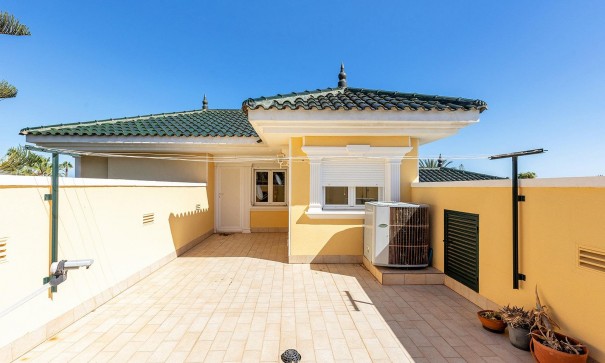 Resale - Freistehende Villa -
Torrevieja - Torreta florida