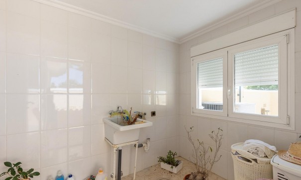 Resale - Freistehende Villa -
Torrevieja - Torreta florida