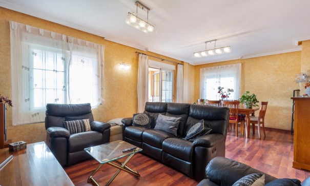 Resale - Doppelhaushälfte -
Torrevieja - Aguas Nuevas