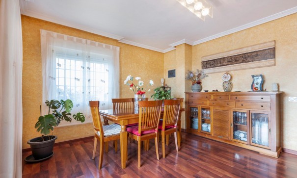 Resale - Doppelhaushälfte -
Torrevieja - Aguas Nuevas