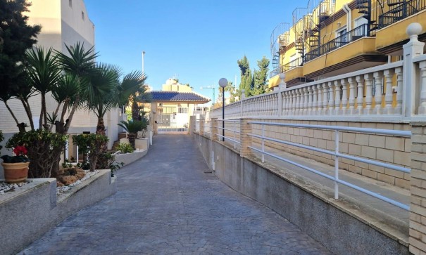 Återförsäljning - Radhus -
Torrevieja - Torreblanca