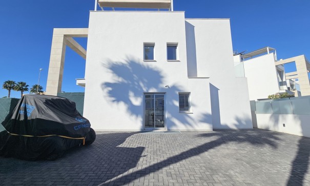 Resale - Freistehende Villa -
Cabo Roig