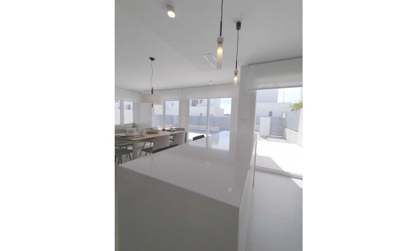 Venta - Chalet Independiente -
San Miguel de Salinas - San Miguel