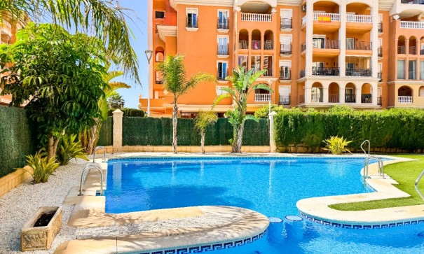 Resale - Wohnung Appartement -
Torrevieja