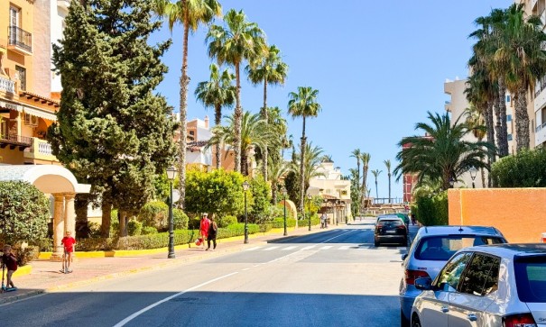 Resale - Wohnung Appartement -
Torrevieja