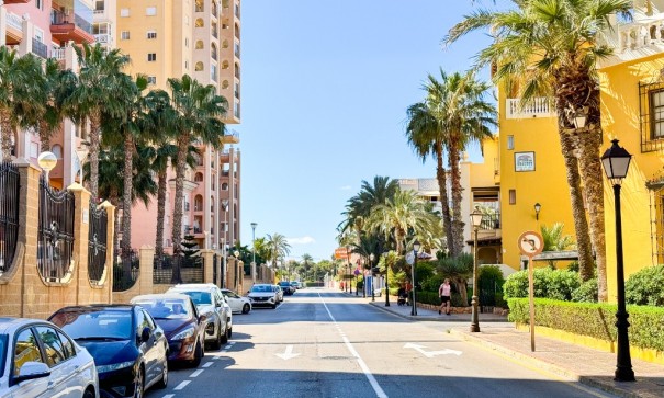 Resale - Wohnung Appartement -
Torrevieja