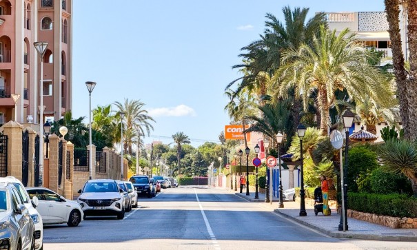 Resale - Wohnung Appartement -
Torrevieja