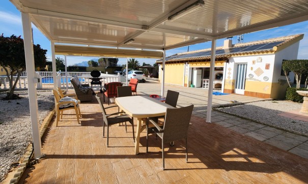 Återförsäljning - Finca lantlig egendom -
Catral