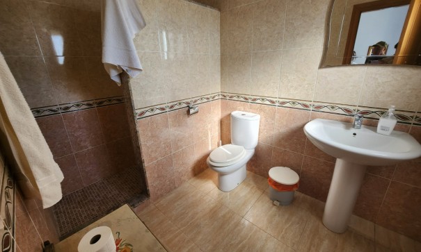 Återförsäljning - Finca lantlig egendom -
Catral