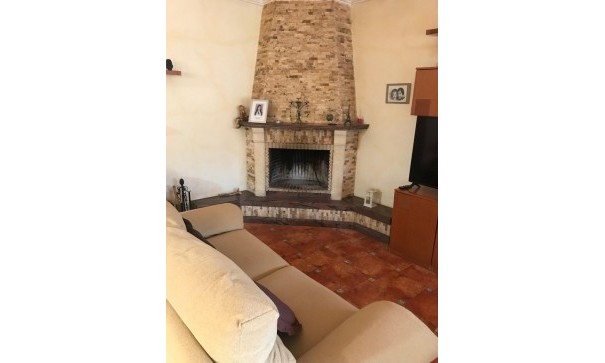 Videresalg - Finca landejendom -
Hondón de las Nieves